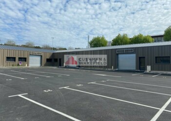 Location entrepôts / activités Nîmes Cushman & Wakefield