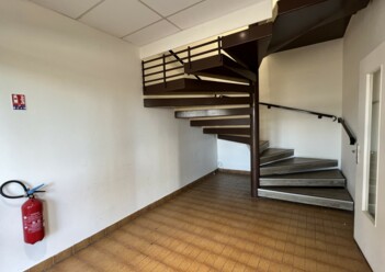 Location entrepôts / activités Coignières Cushman & Wakefield