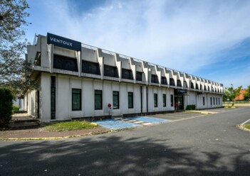 Location entrepôts / activités Courcouronnes Cushman & Wakefield